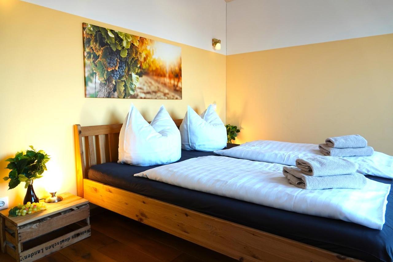 Weinbergshof Rickel Apartment คิทซิงเงน ภายนอก รูปภาพ