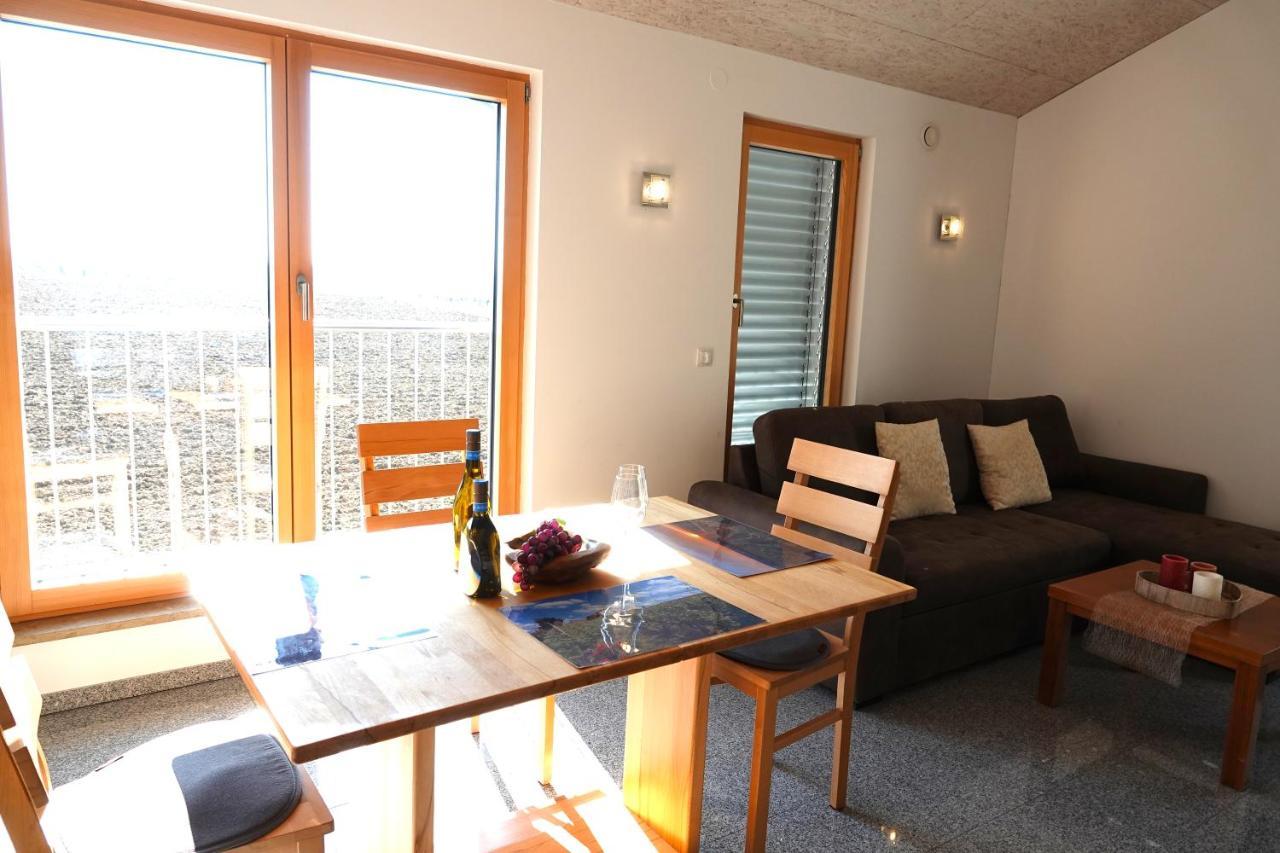 Weinbergshof Rickel Apartment คิทซิงเงน ภายนอก รูปภาพ