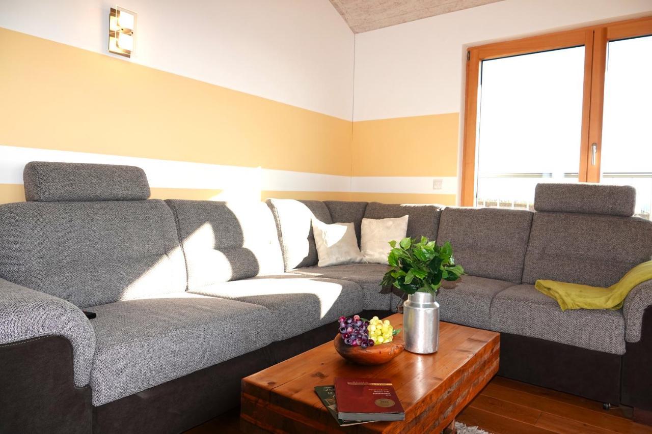 Weinbergshof Rickel Apartment คิทซิงเงน ภายนอก รูปภาพ