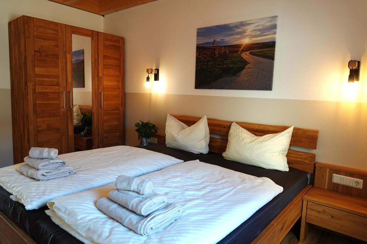 Weinbergshof Rickel Apartment คิทซิงเงน ภายนอก รูปภาพ